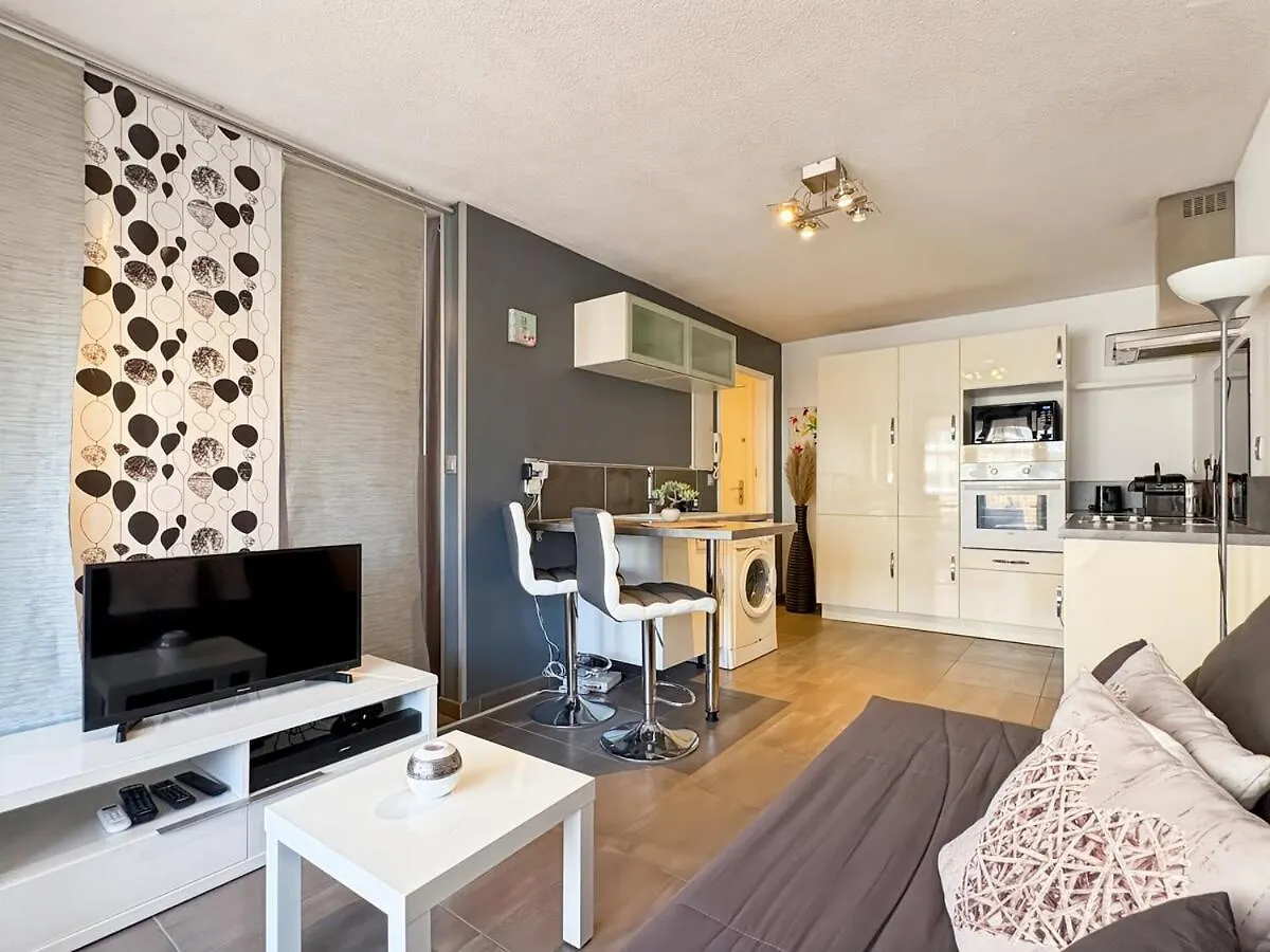 Cosy T1 A 5 Minutes Des Plages Frejus Apartment